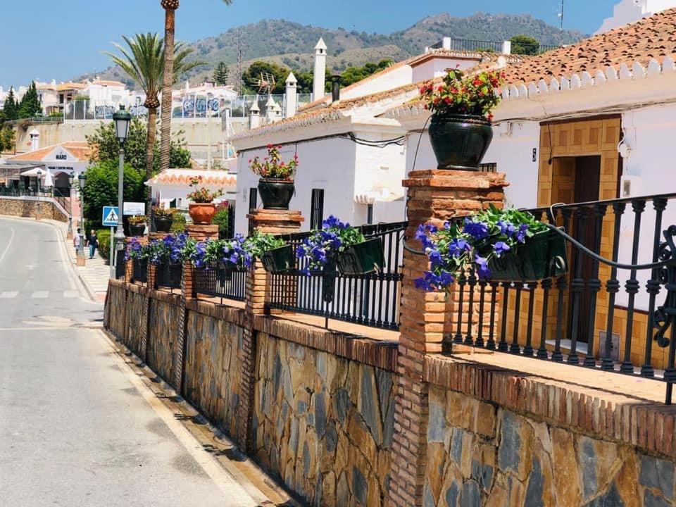 Apartamentos Cantarero Maro Nerja Exterior photo